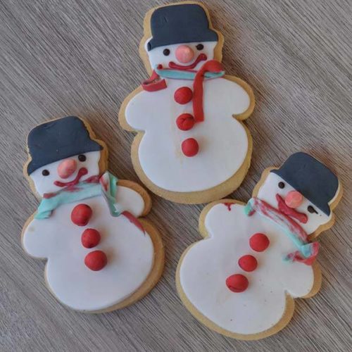 Biscotti decorati con zucchero pupazzo di neve - senza lattosio